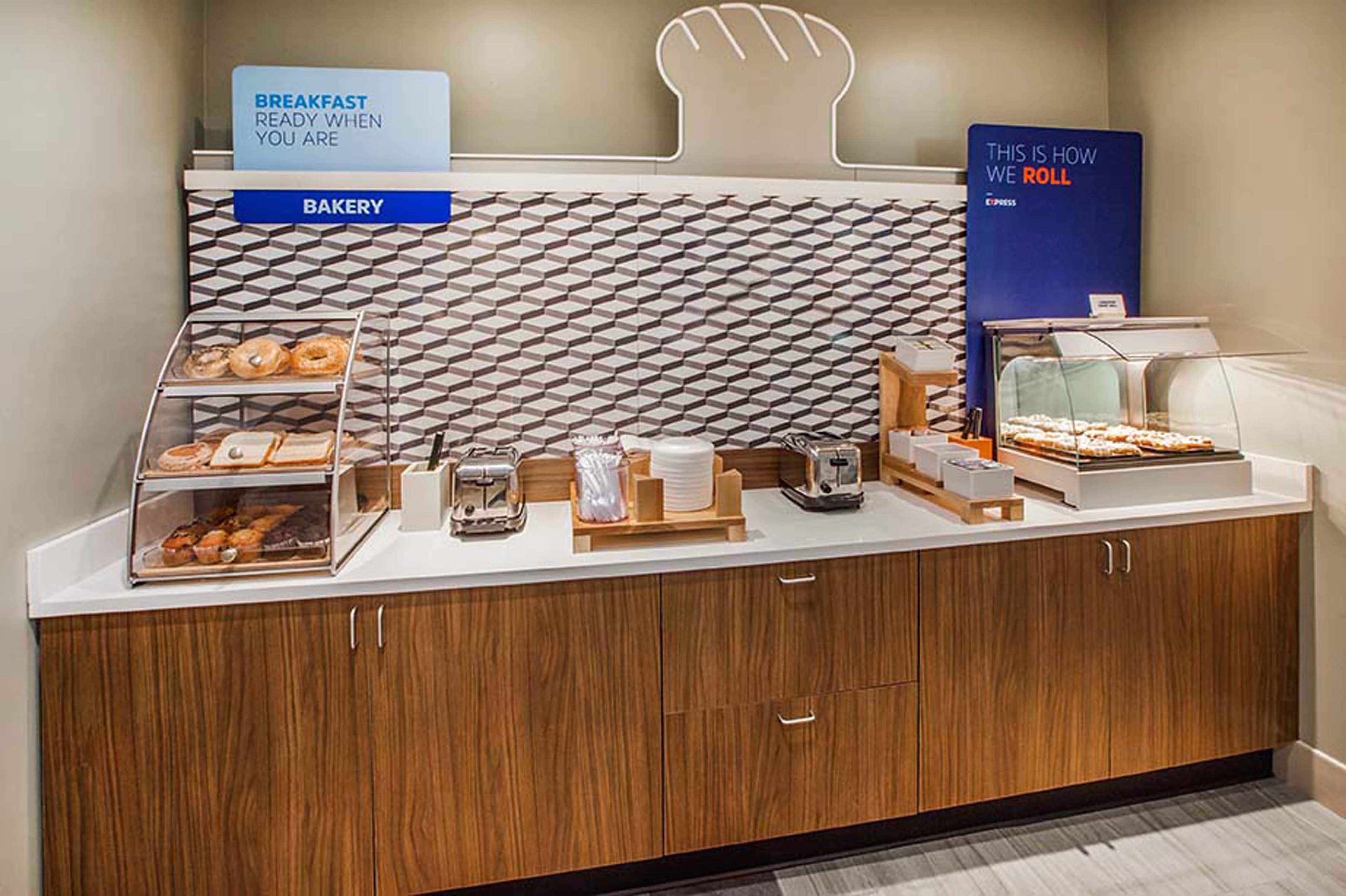 Holiday Inn Express Hillsborough-Durham Area By Ihg מראה חיצוני תמונה