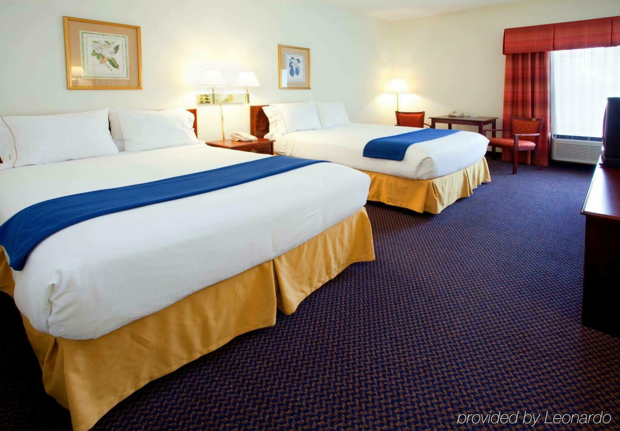 Holiday Inn Express Hillsborough-Durham Area By Ihg מראה חיצוני תמונה