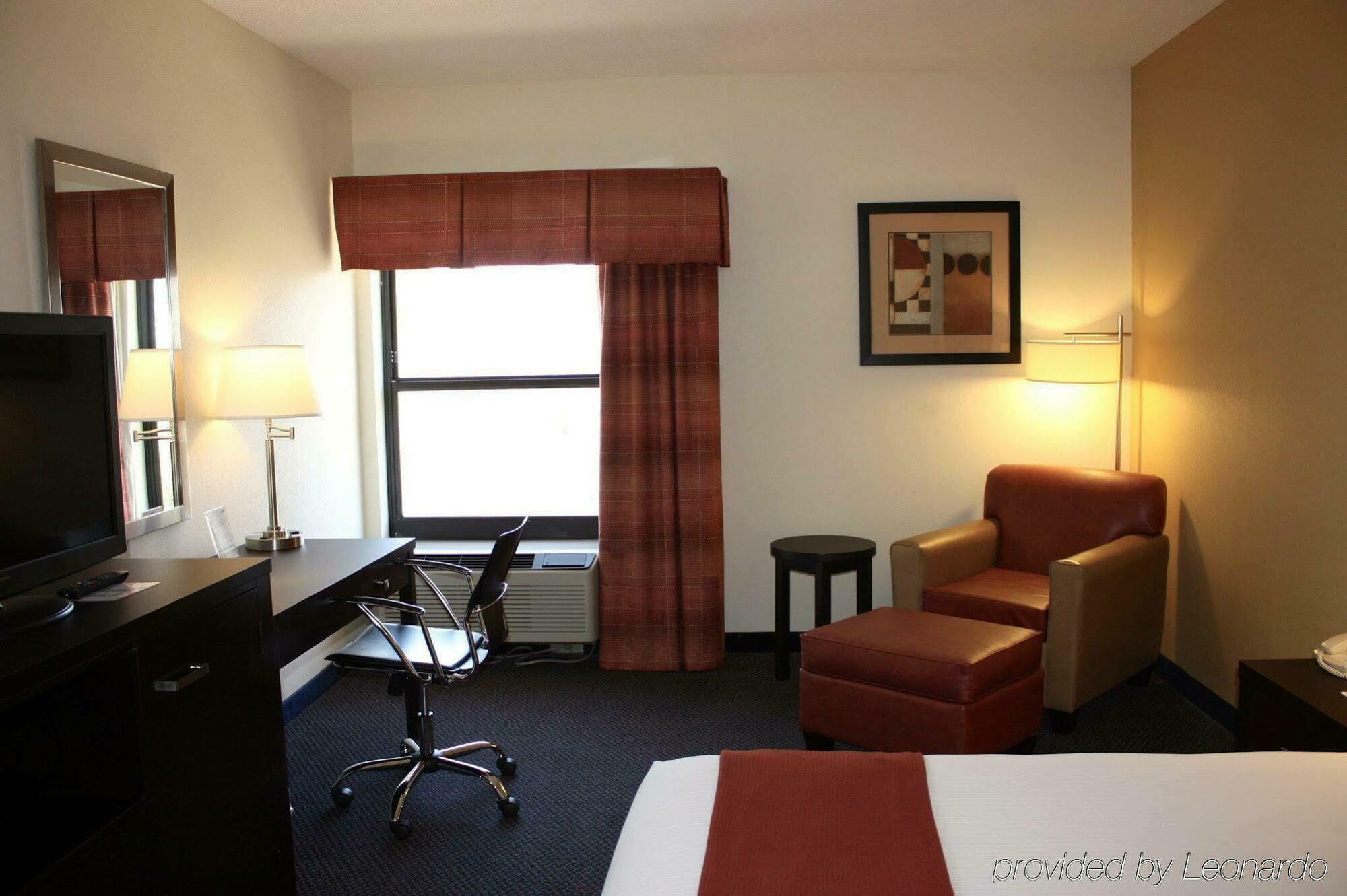 Holiday Inn Express Hillsborough-Durham Area By Ihg מראה חיצוני תמונה